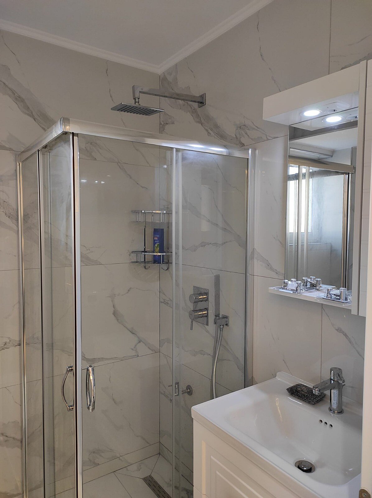 Dining area / Ruokailutila / Zonë ngrënie