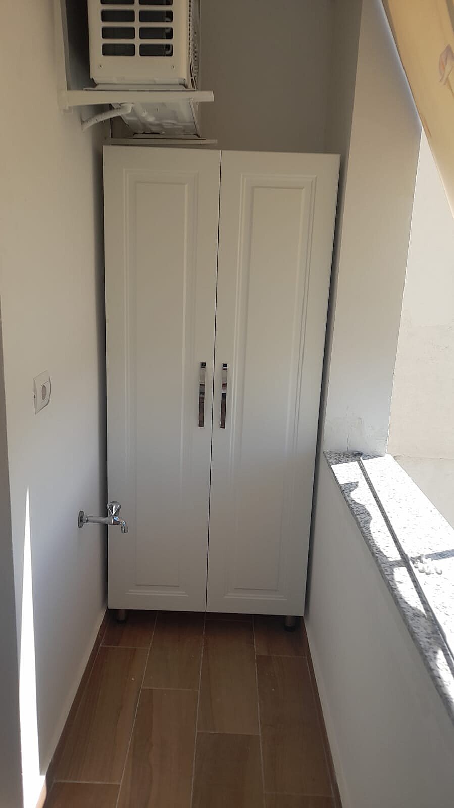 Entrance / Eteinen / Hyrje